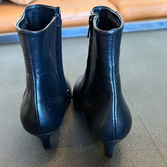 Bibi Lou Sleek Black Leather Kitten Heeled Boots square toe size 40 - Picture 12 of 12